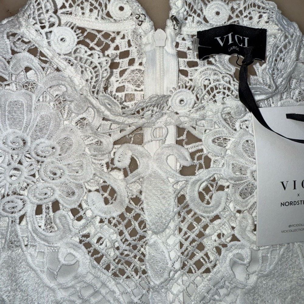 NWT Vici Collection Nordstrom White Crochet Lace Long Sleeve Sheath Dress Large - Picture 5 of 15